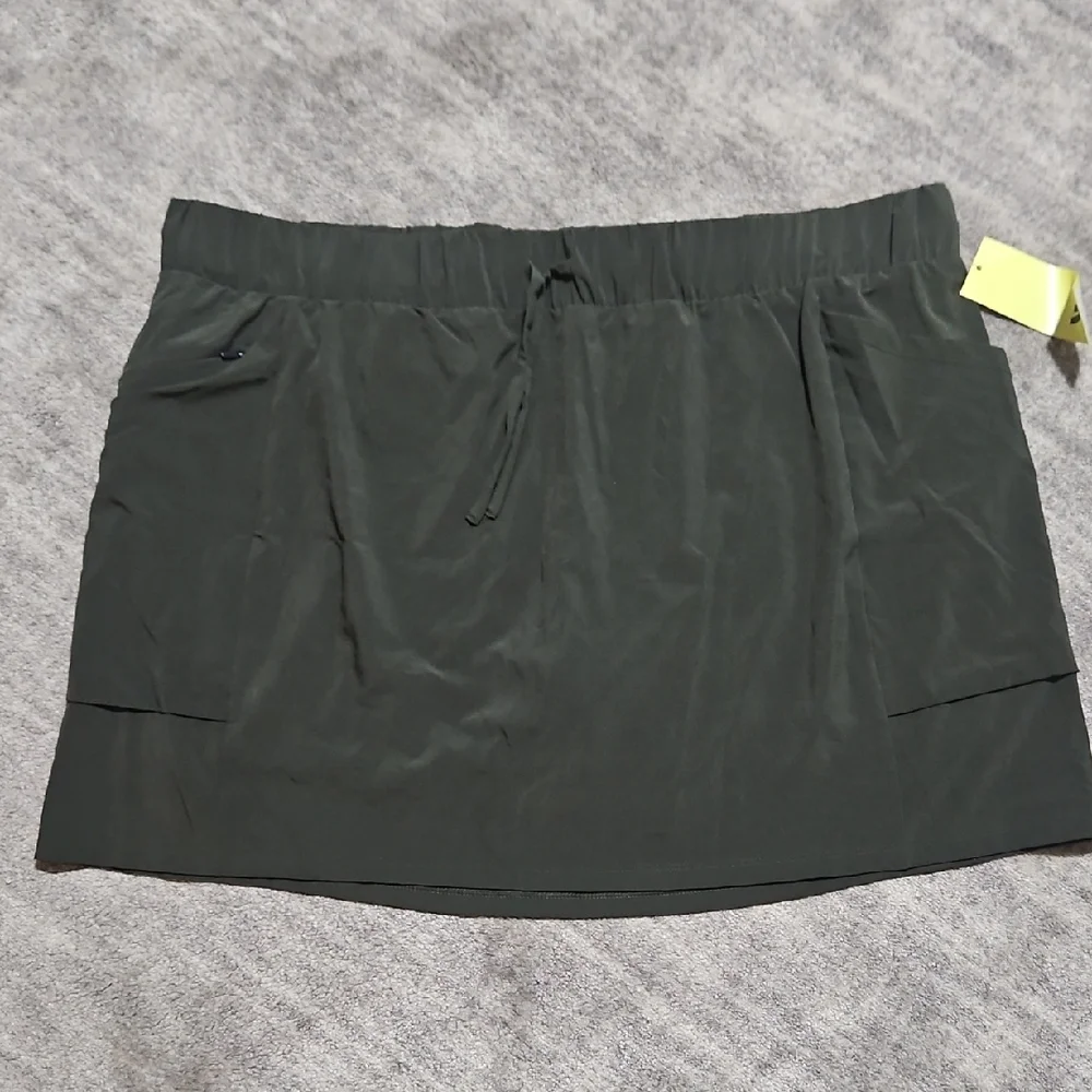 All in Motion Women's Skort - Forest Green - Picture 1 of 4